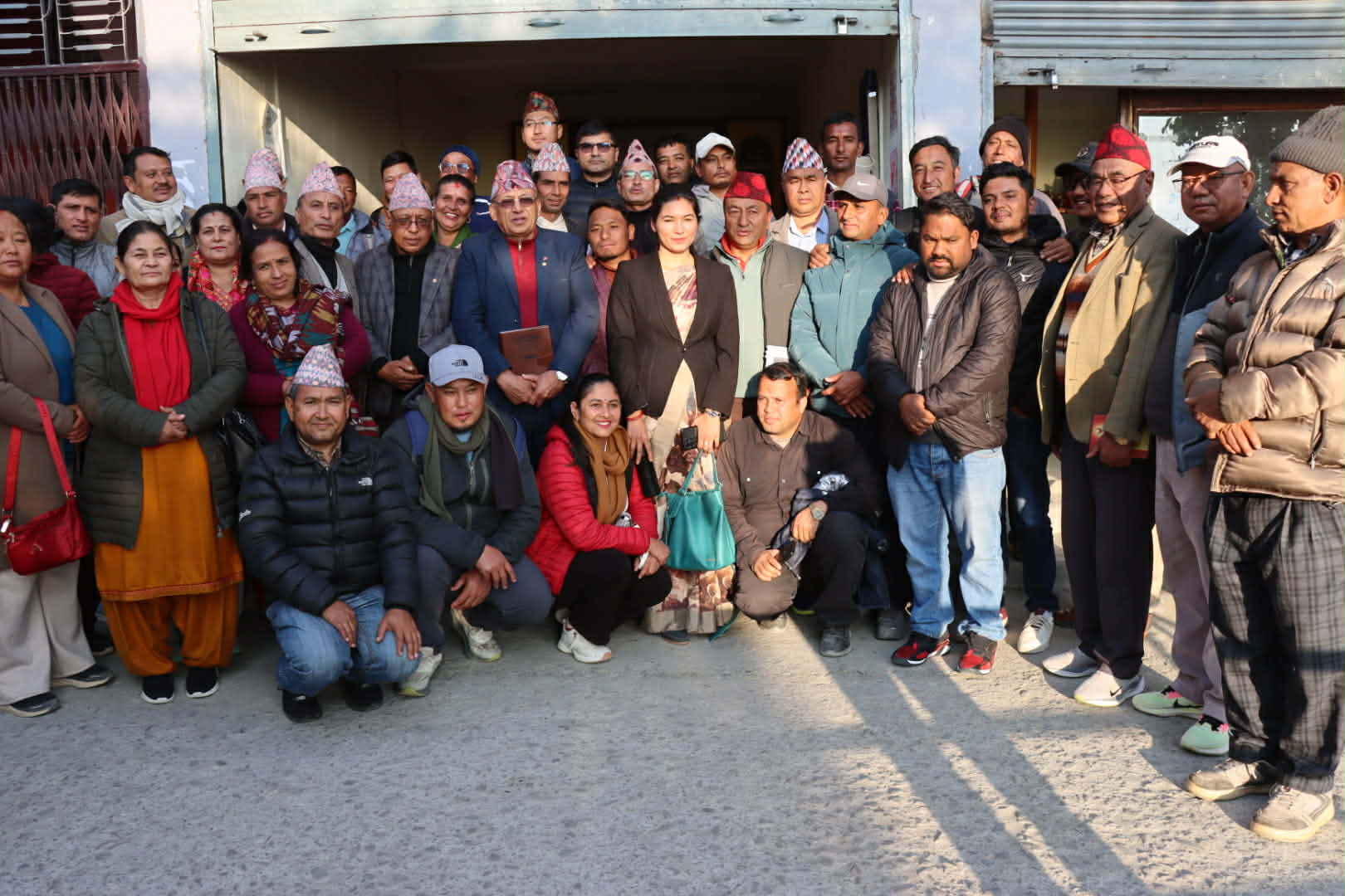 ‘अरुलाई आरोप लगाएर ओखलढुंगाको अपमान गर्दैनौं, आफ्नै एजेण्डा र उम्मेदवारका कारण जित्छौं’ : एमाले ओखलढुंगा