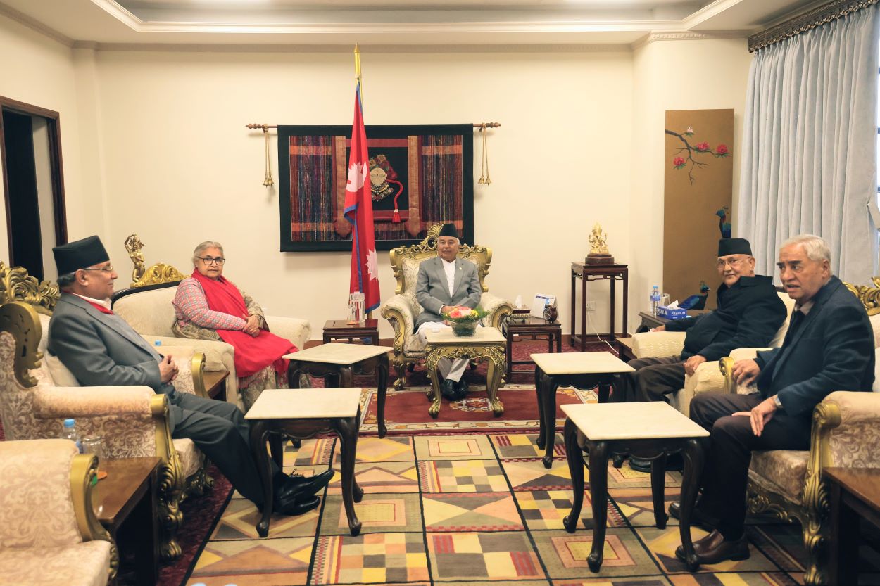 राष्ट्रपति पौडेलसँग प्रधानमन्त्रीसहित तीन दलका शीर्ष नेताको भेट