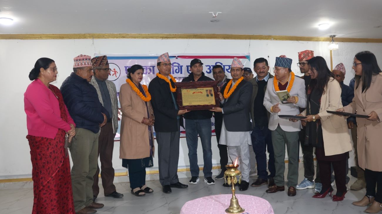 विपद्का बेला सहयोग गर्ने ४२ दाता र अभियन्ता सम्मानित