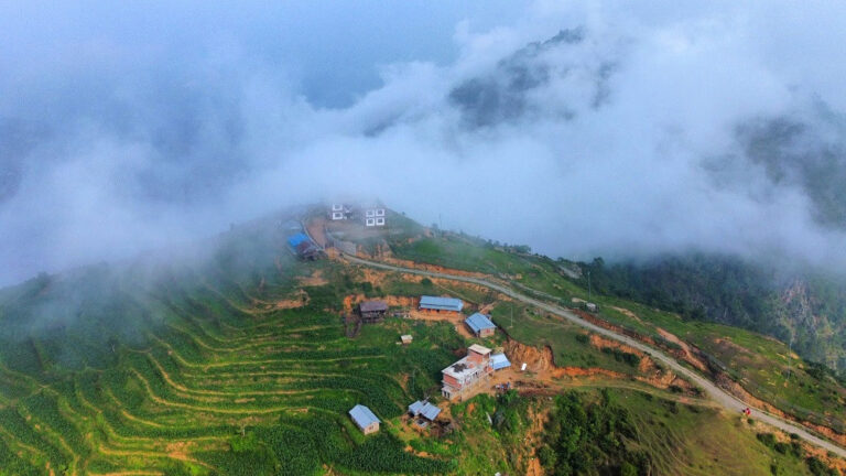 जहाँ गर्मी भुल्न आउँछन् तराईवासी