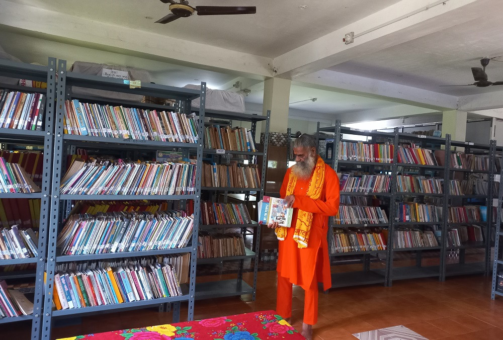 झापामा सन्तको तपस्याबाट बनेको नमूना पुस्तकालय