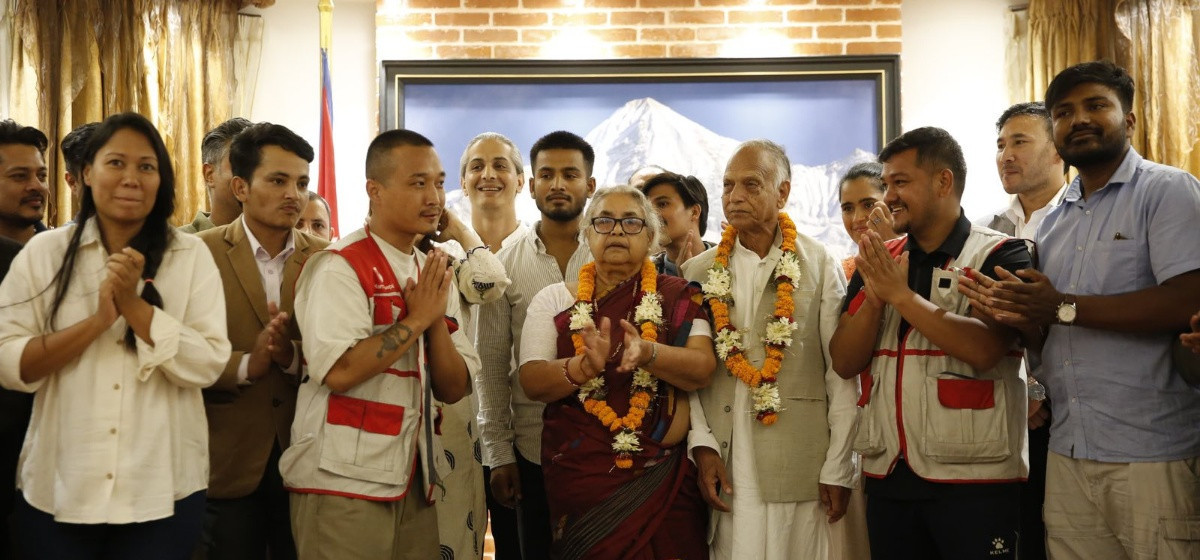 बालुवाटारमा मध्यराति नाराबाजी : सुदन समूहले माग्यो प्रधानमन्त्रीको राजीनामा