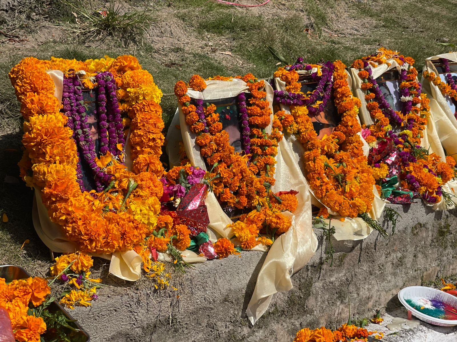 जेनजी पुस्ताद्वारा माइतीघरमा सामूहिक भाइटीका (तस्वीरहरु)