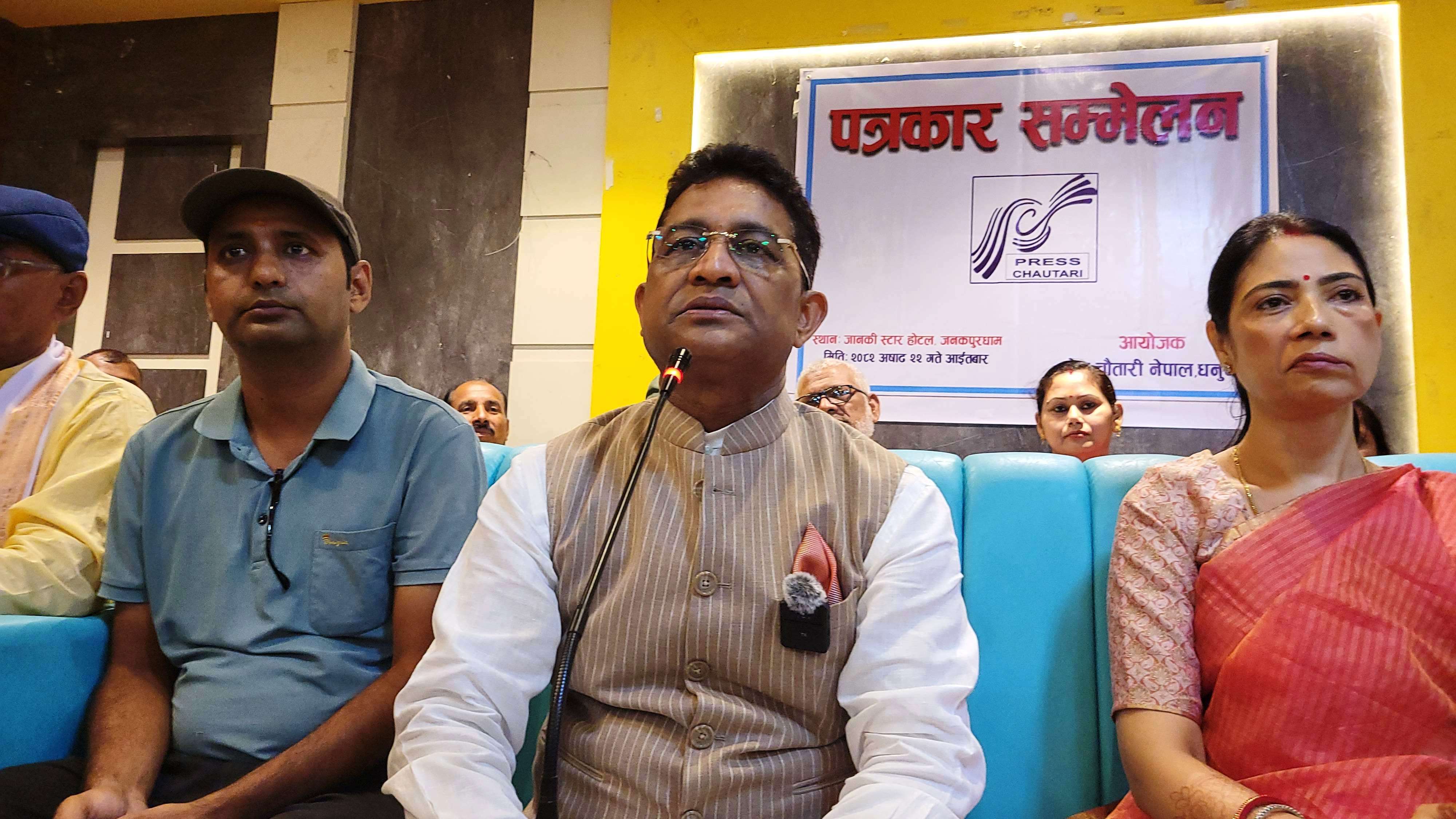 बिमलेन्द्र निधिमाथि खनिए एमाले नेता रघुवीर महासेठ