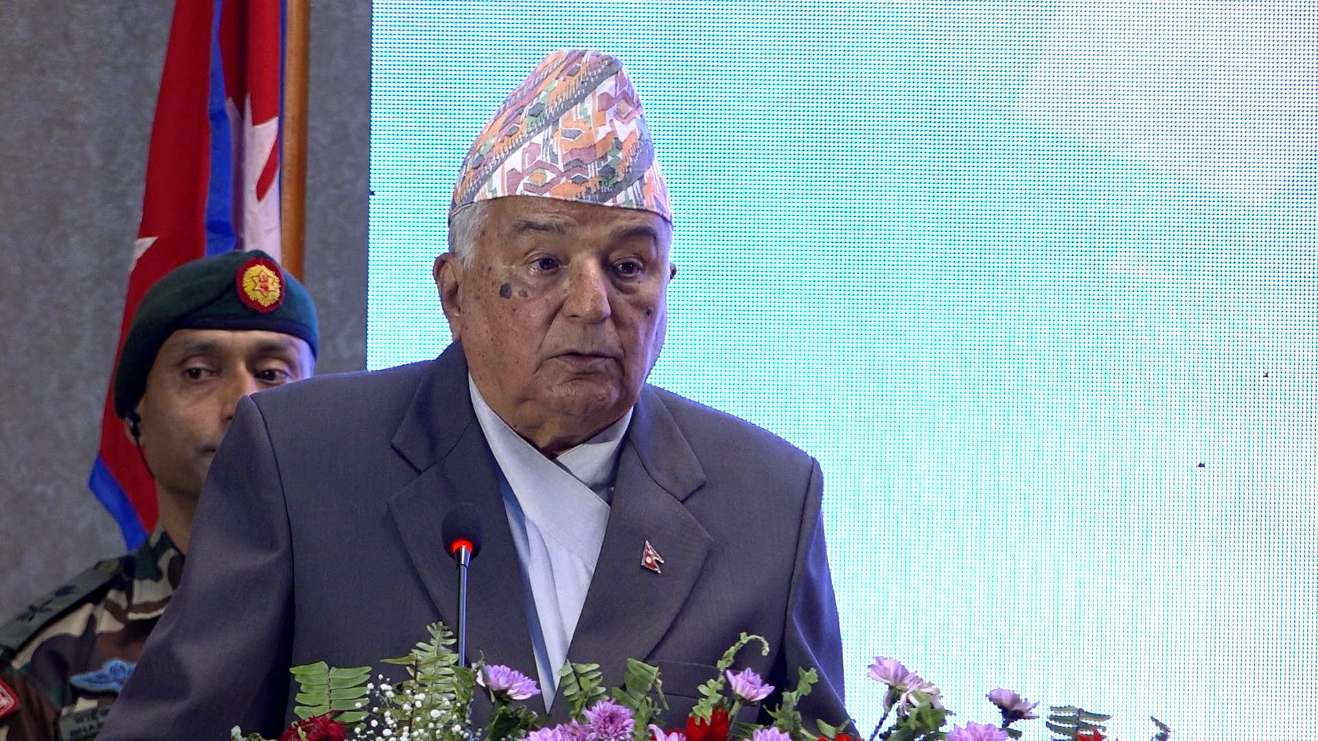 ‘युवालाई विदेश पलायनबाट रोक्नस्वदेशमै रोजगारीका कार्यक्रम तयार गर्नुपर्छ’