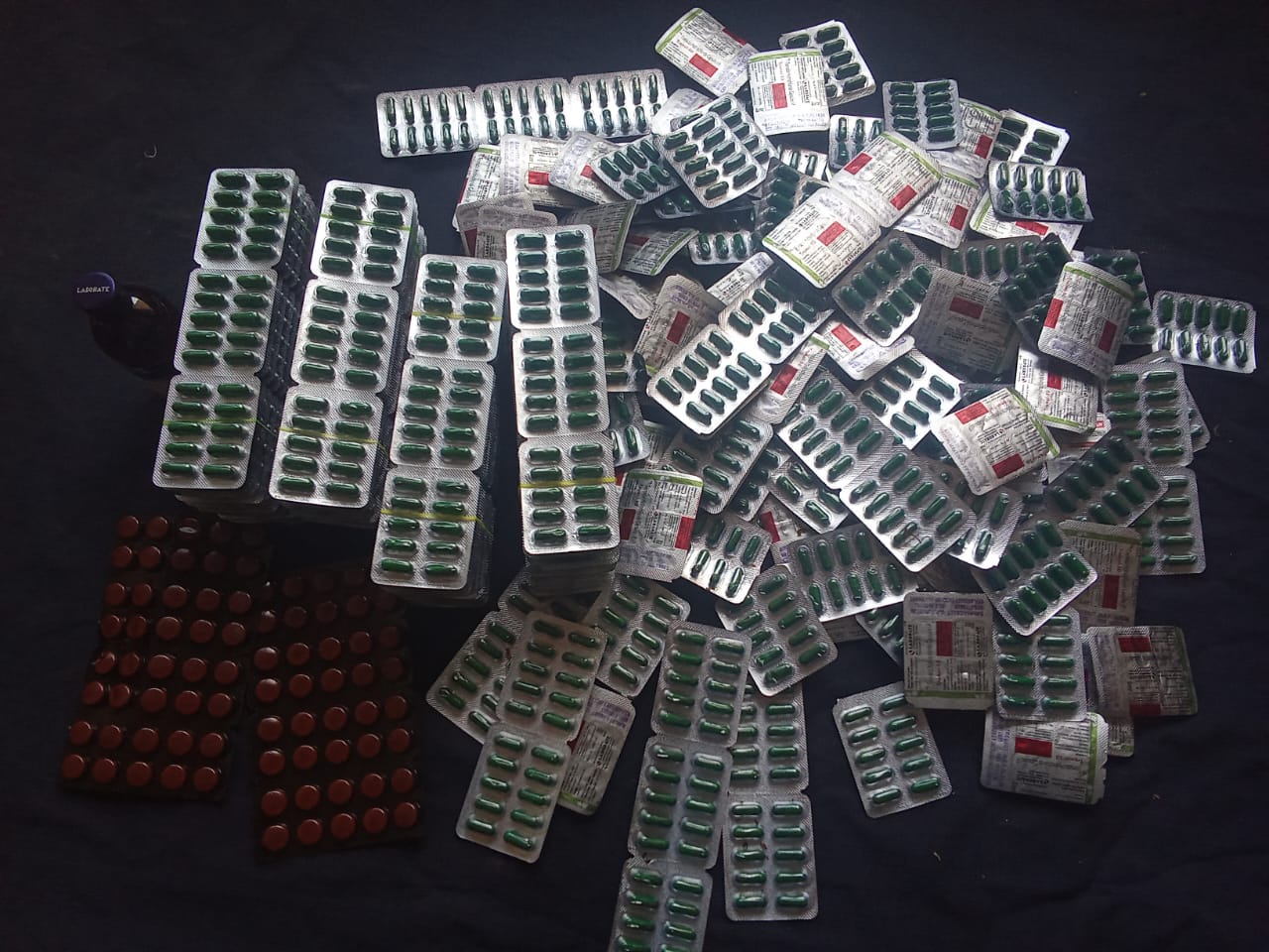 सुनसरीबाट लागूऔषध ट्याबलेट सहित दुई युवक नियन्त्रणमा