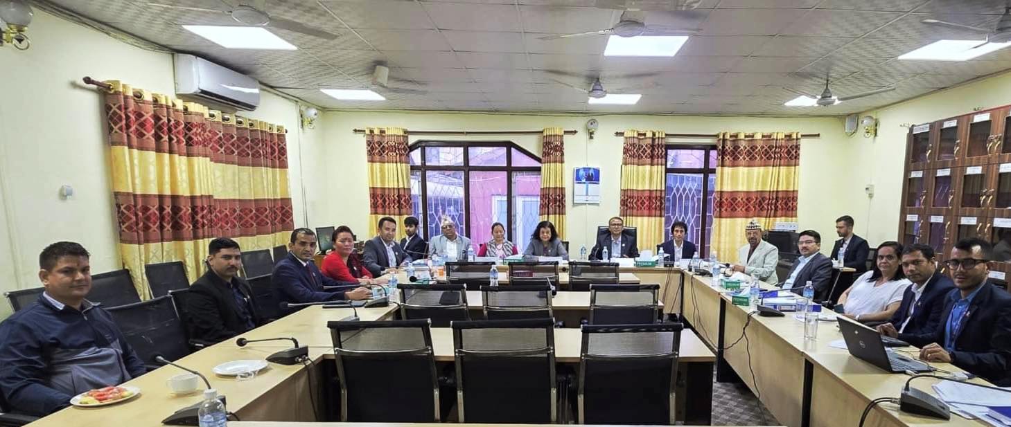 ‘कुलिङ अफ पिरियड’सम्बन्धी छानबिन समितिद्वारा प्रतिवेदन तयार, रामहरि खतिवडा र सचिव दुरा दोषी