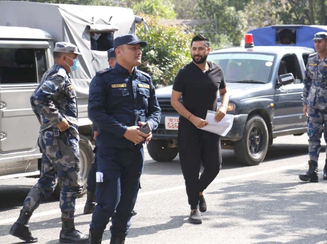 रवि लामिछानेलाई सिंहदरबार ल्याइयो