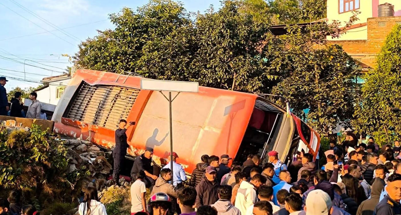 शैक्षिक भ्रमणबाट फर्किएको बस धनकुटामा दुर्घटना, कम्तीमा २९ जना घाइते