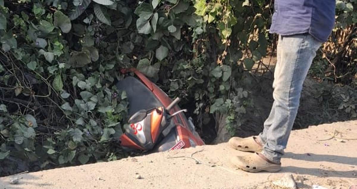 सुन्दरहरैँचामा स्कुटरले साइकललाई ठक्कर दियो, स्कुटरमा सवार महिलाको मृत्यु