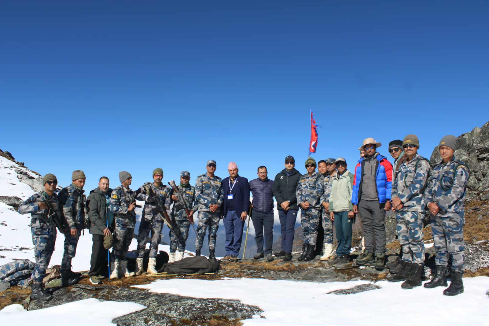 किमाथाङ्कामा सीमा सुरक्षा जाँच, तीन सीमास्तम्भको अवलोकन