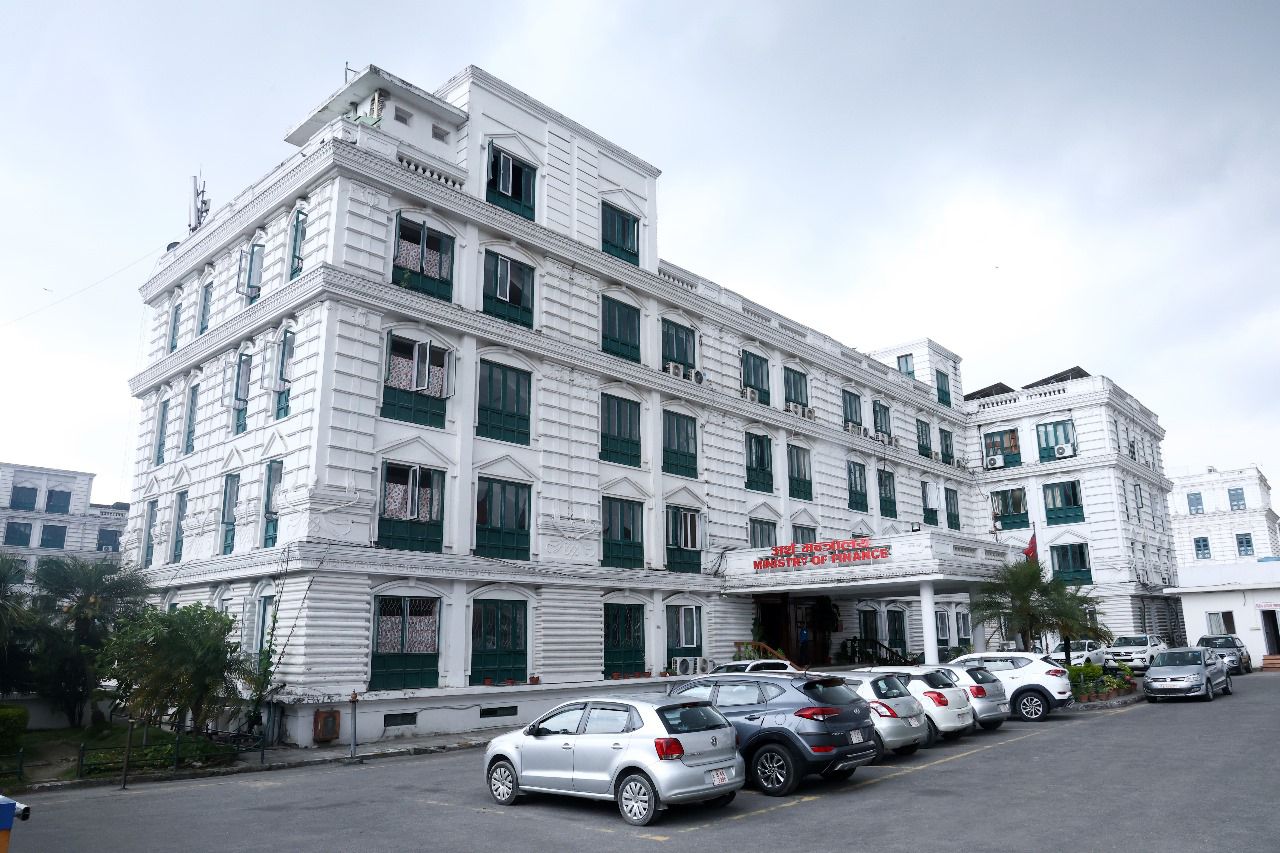 अर्थ मन्त्रालयको दोस्रो त्रैमासिक कार्यप्रगतिः पुँजीगत खर्च घट्यो, राजस्वमा डेढ खर्बको खाडल