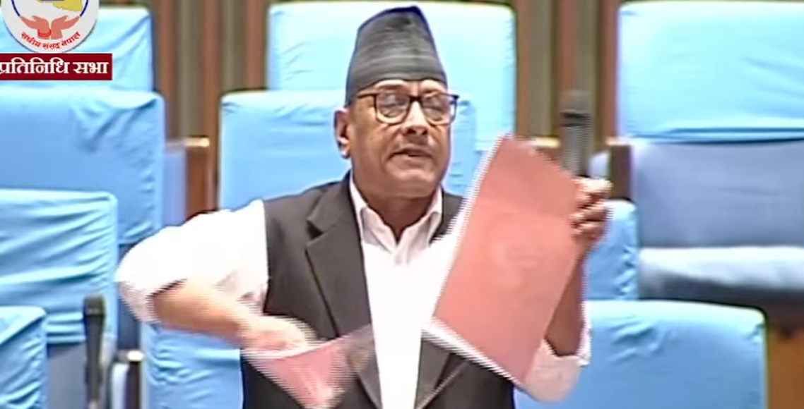 संसद् बैठकमै च्यातियो बजेट पुस्तक