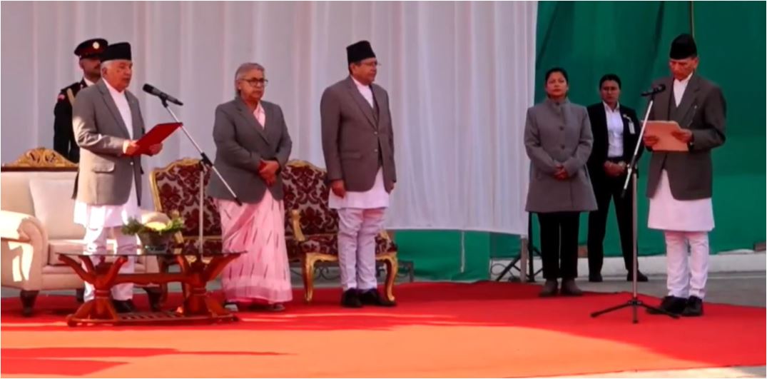 नवनियुक्त परराष्ट्रमन्त्री बालानन्द शर्माले लिए सपथ