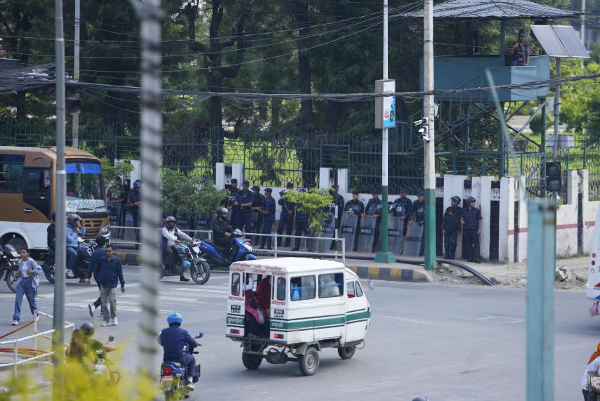 उपत्यकामा आन्दोलन नियन्त्रणबाहिर, प्रहरी वृत्त खाली