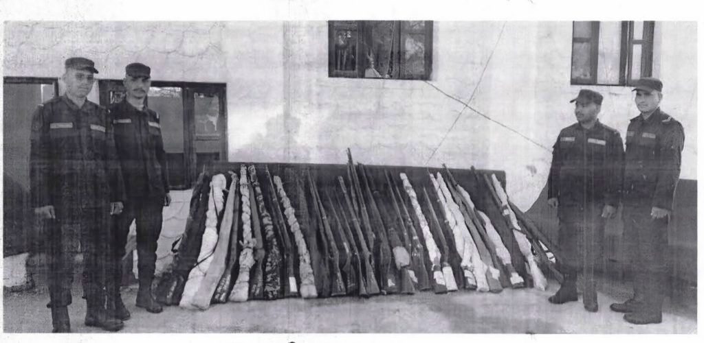 बैतडीमा ३८७ नाल भरुवा बन्दुक प्रशासनलाई बुझाइयो