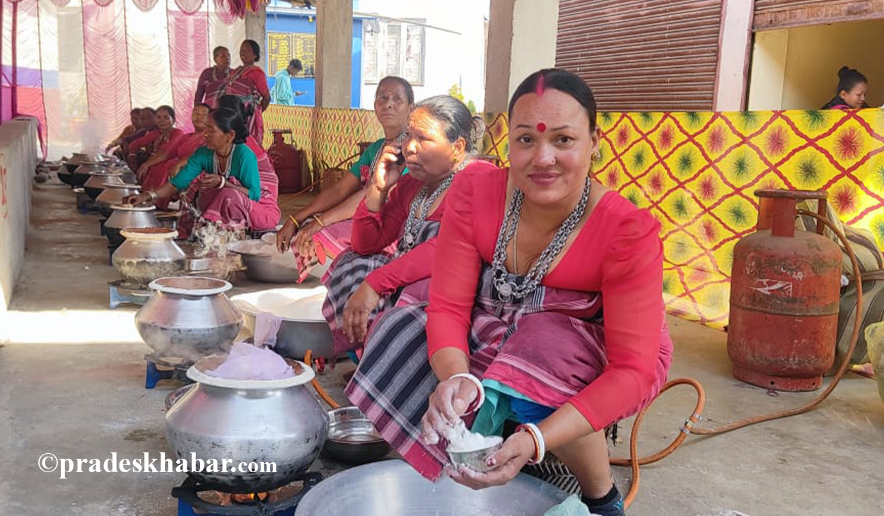 मेचीनगरमा प्रथम भाक्का उत्सव, ५ सय किलो चामलको पिठोबाट भाक्का