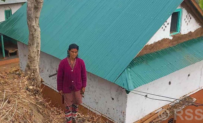 भोजपुरको पौवादुङमाका ५२५ परिवारले पाए जस्तापाताको छानो