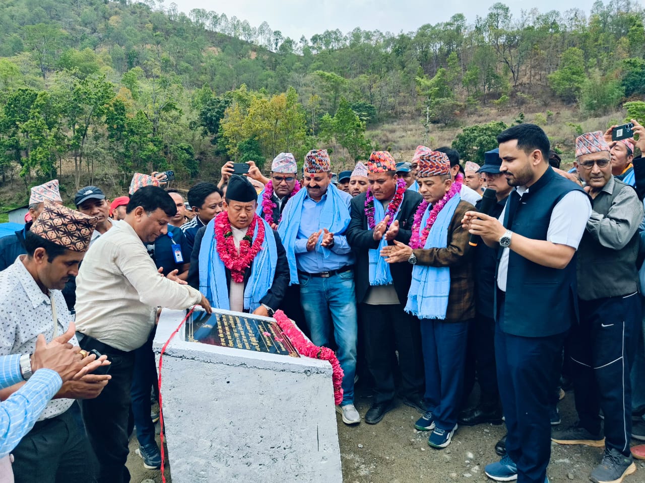 खोटाङको सावाखोलामा पक्की पुल सञ्चालनमा, कोशीका भौतिकमन्त्रीले गरे उद्घाटन