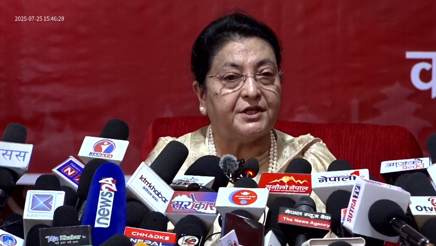 ओलीलाई झड्का, एमाले निर्माणमा सक्रिय हुन भण्डारीको आह्वान