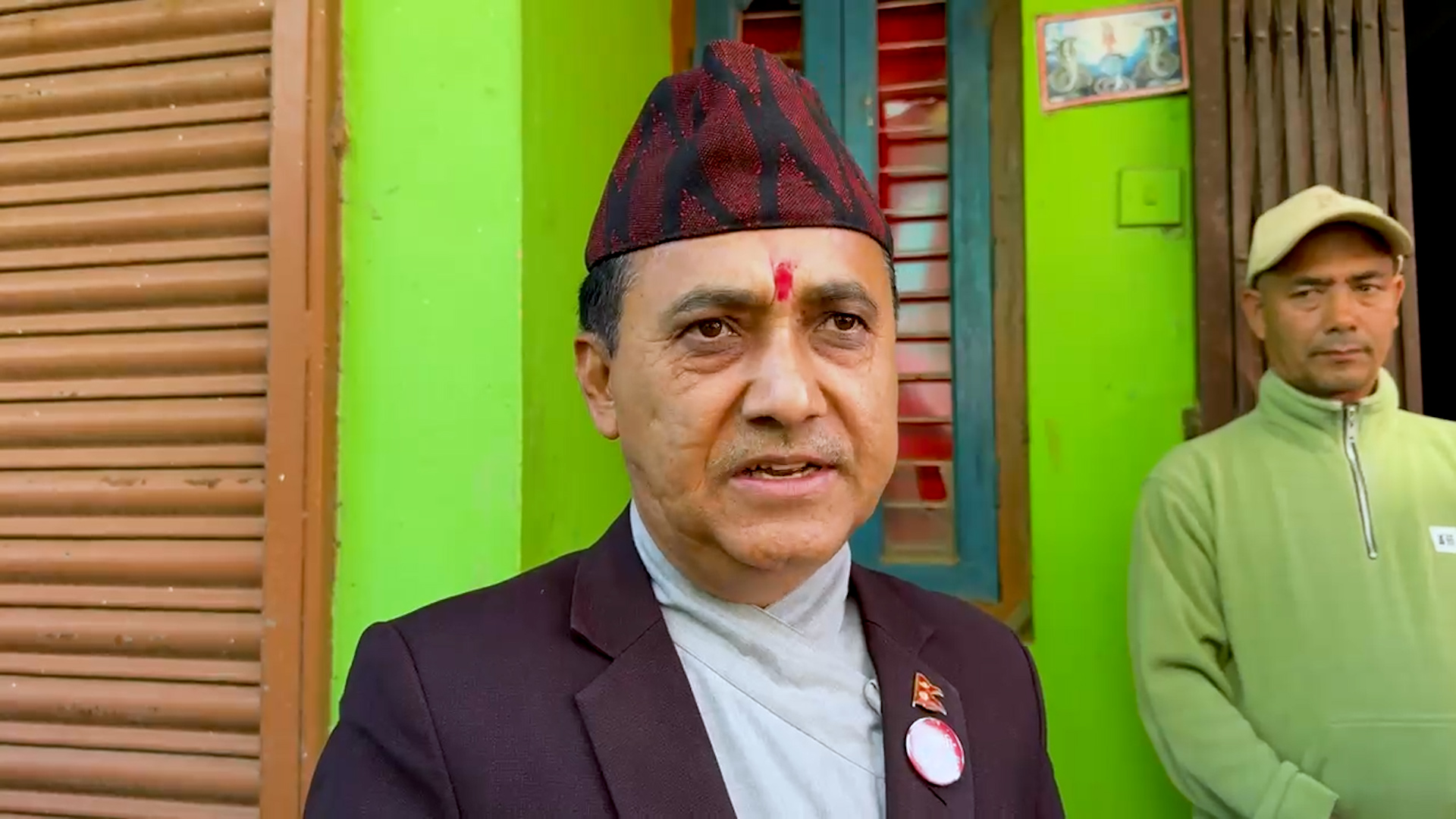 इलाम पुगेर विश्वप्रकाश भने : विपद्मा नभेटिएको सरकार भेटिने कहिले हो ?