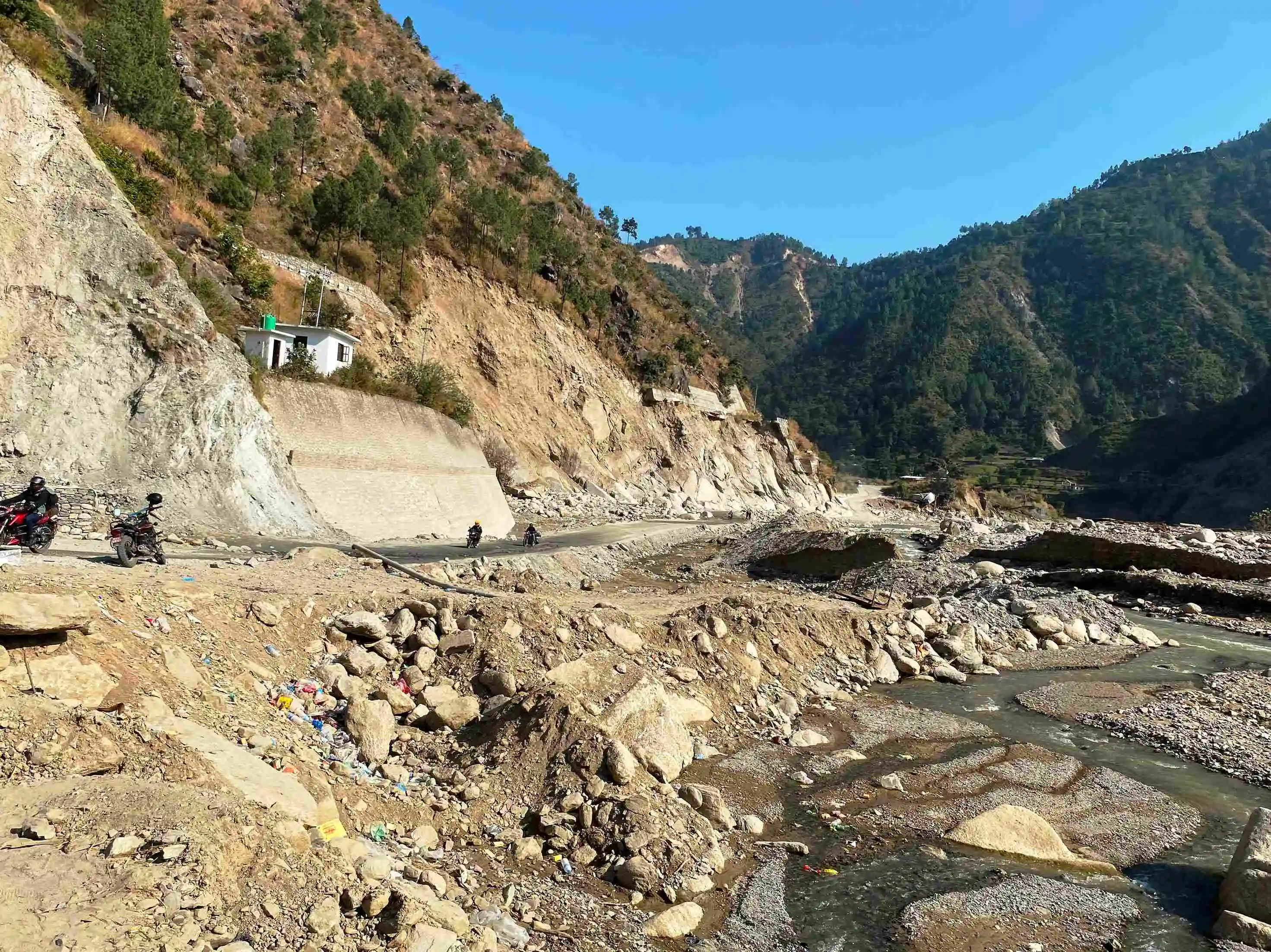 साँझ ५ बजेपछि बिपी राजमार्गमा सवारी साधन आवागमनमा रोक