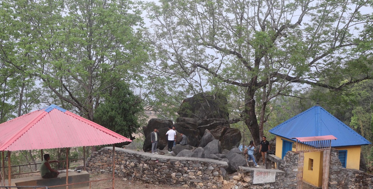 भोजपुरको धार्मिक तथा पर्यटकीय क्षेत्र चुलाचुली गुफा ओझेलमा