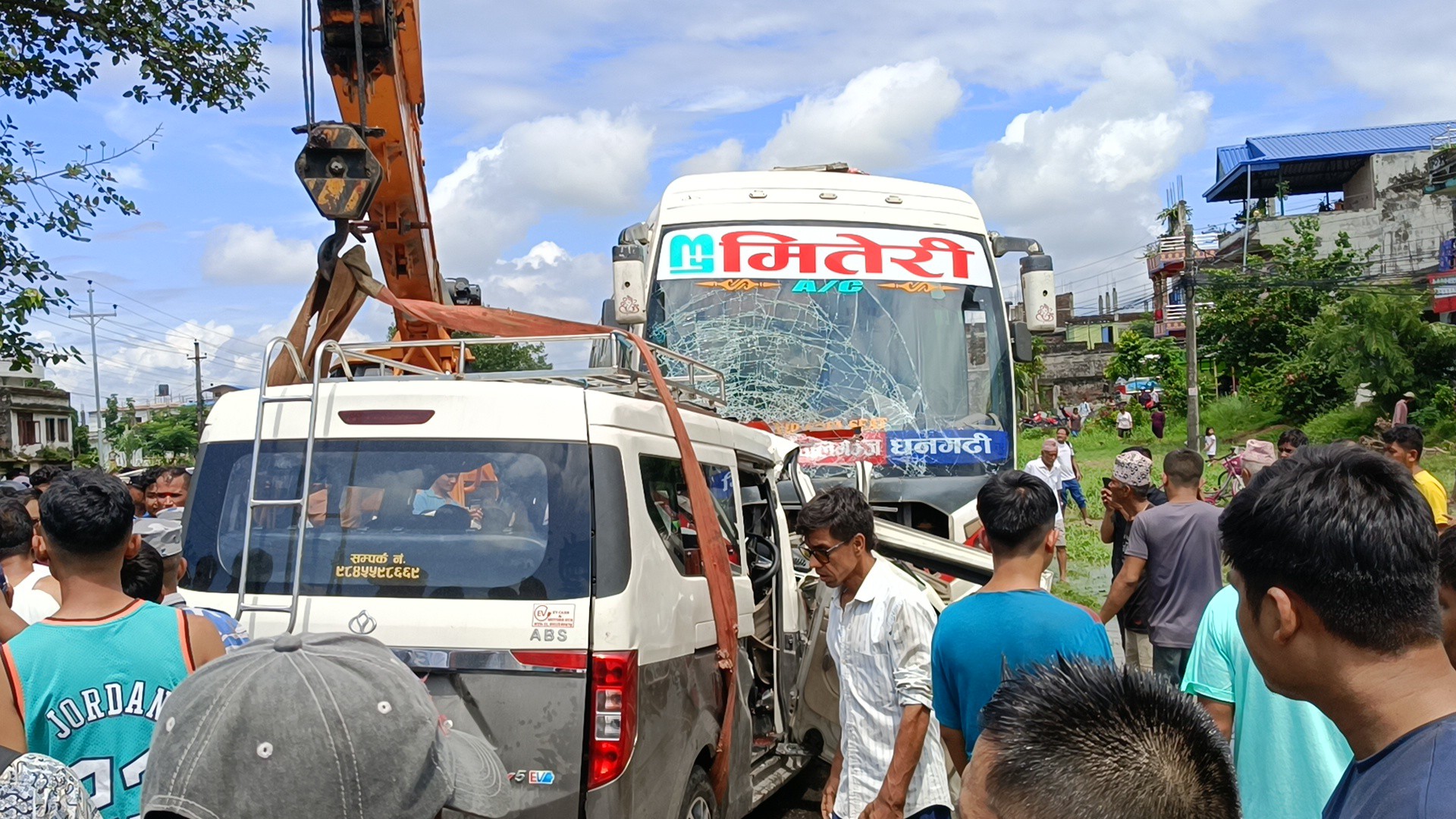 चितवन दुर्घटना अपडेट : मृतक ७ र घाइते २४ जनाको पहिचान खुल्यो (नामावलीसहित)