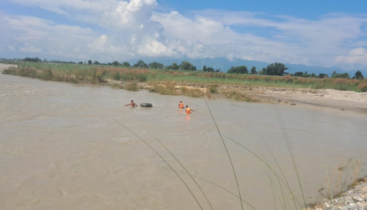 ३ दिन देखि महाकालीमा बेपत्ता दुई बालिका भेटिएनन्