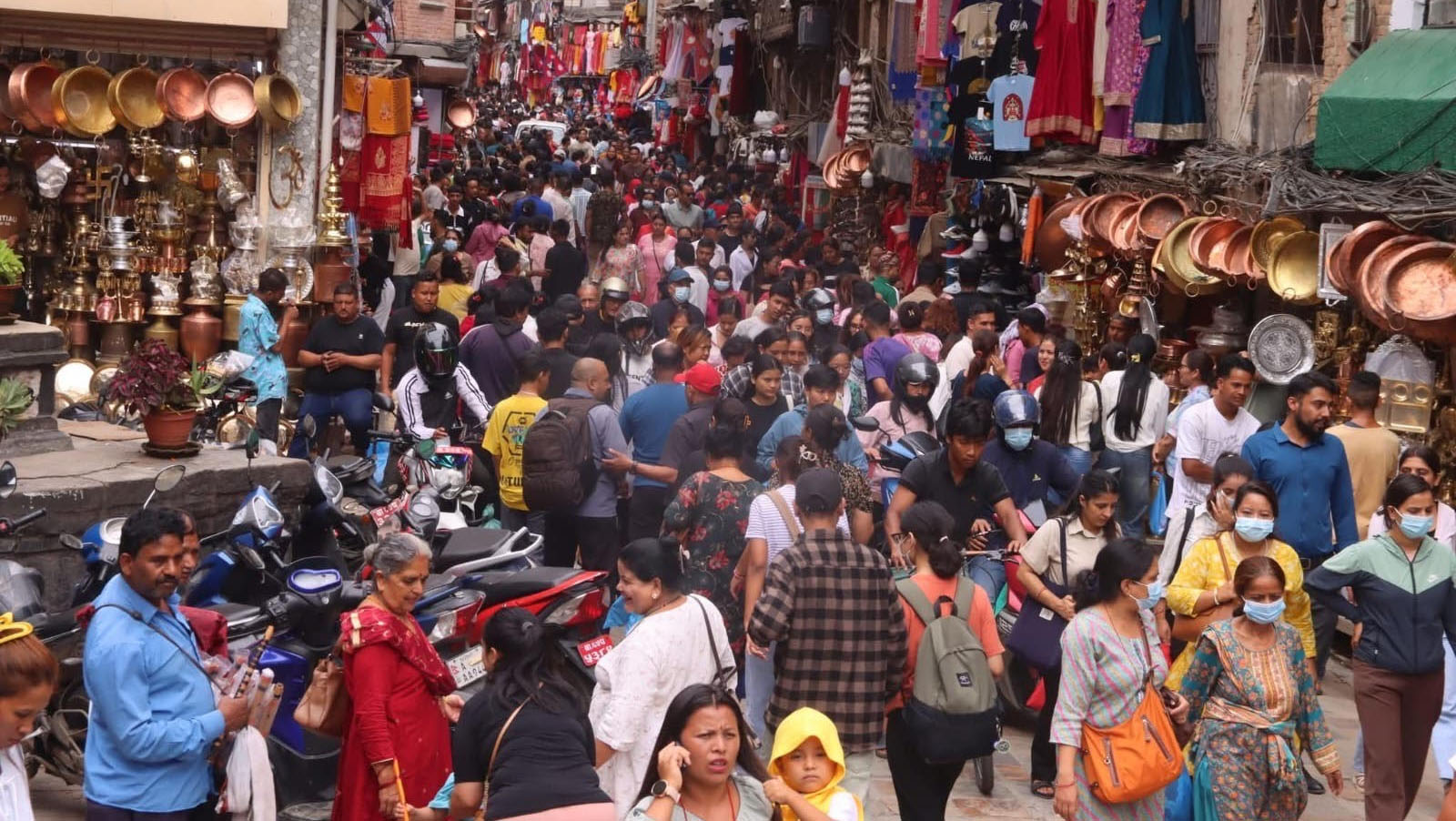 चाडपर्व आयो, मन खुसी छैन