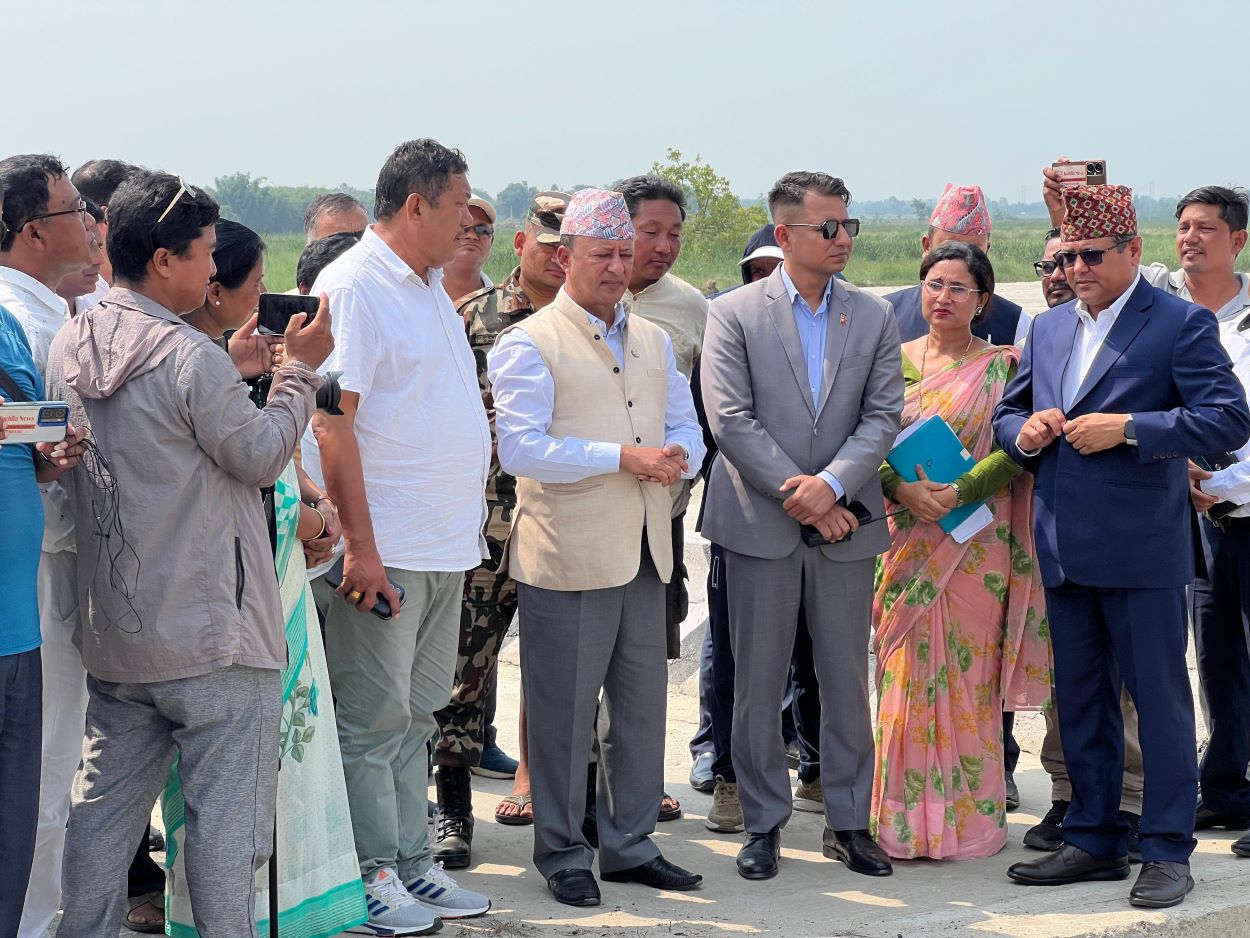कनकाईमा १०५ घरधुरी विस्थापनको जोखिममा, तटबन्ध निर्माणमा ढिलाइ नगर्न उर्जामन्त्रीको निर्देशन
