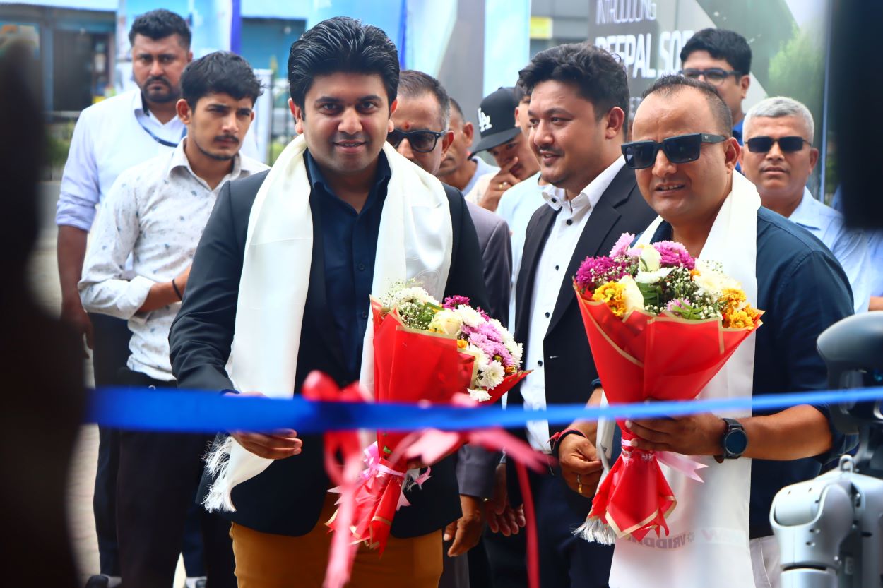 इटहरीमा दिपलको स्टेट अफ आर्ट सोरुम उद्घाटन, नयाँ मोडेल एस०५ सार्वजनिक (तस्विरहरुसहित)