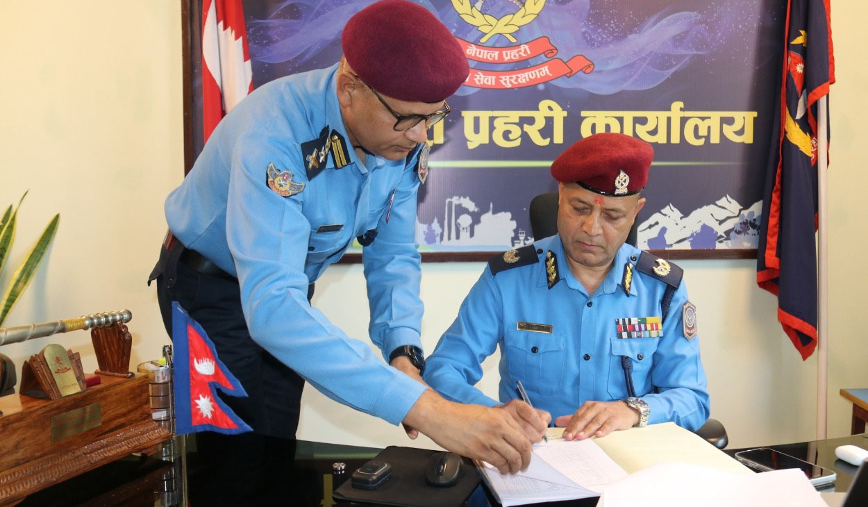 डिआइजी घिमिरेले सम्हाले कोशी प्रदेश प्रहरीको कमाण्ड