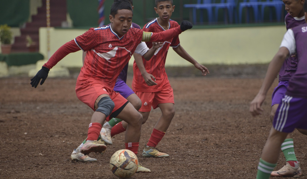 डिआइजिपी रनिङ फुटबल : नेपाल पुलिस स्कुल धरान (रातो) फाइनलमा प्रवेश