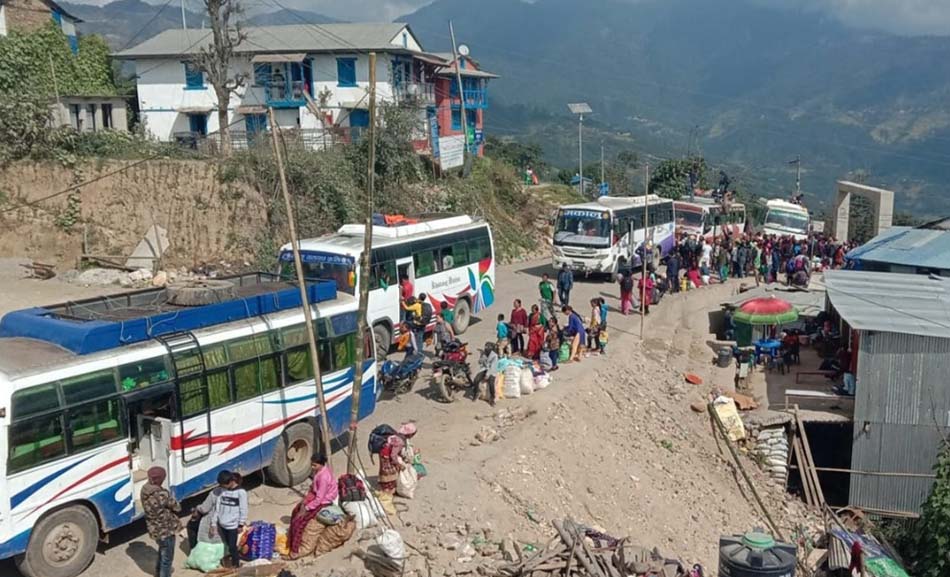 खोटाङमा यात्रुबाट मनपरी भाडा असुली