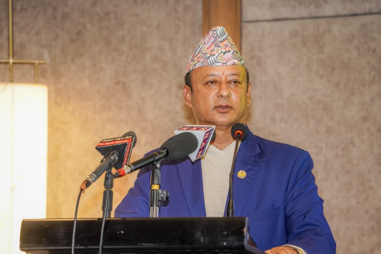 विद्युत उत्पादनको क्षमता अनुसार प्रसारण लाइन निर्माण गर्नुपर्छ : ऊर्जामन्त्री खड्का