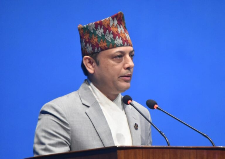 रामहरिलाई डिपीको जवाफ- म चोरेर खाने मान्छे होइन