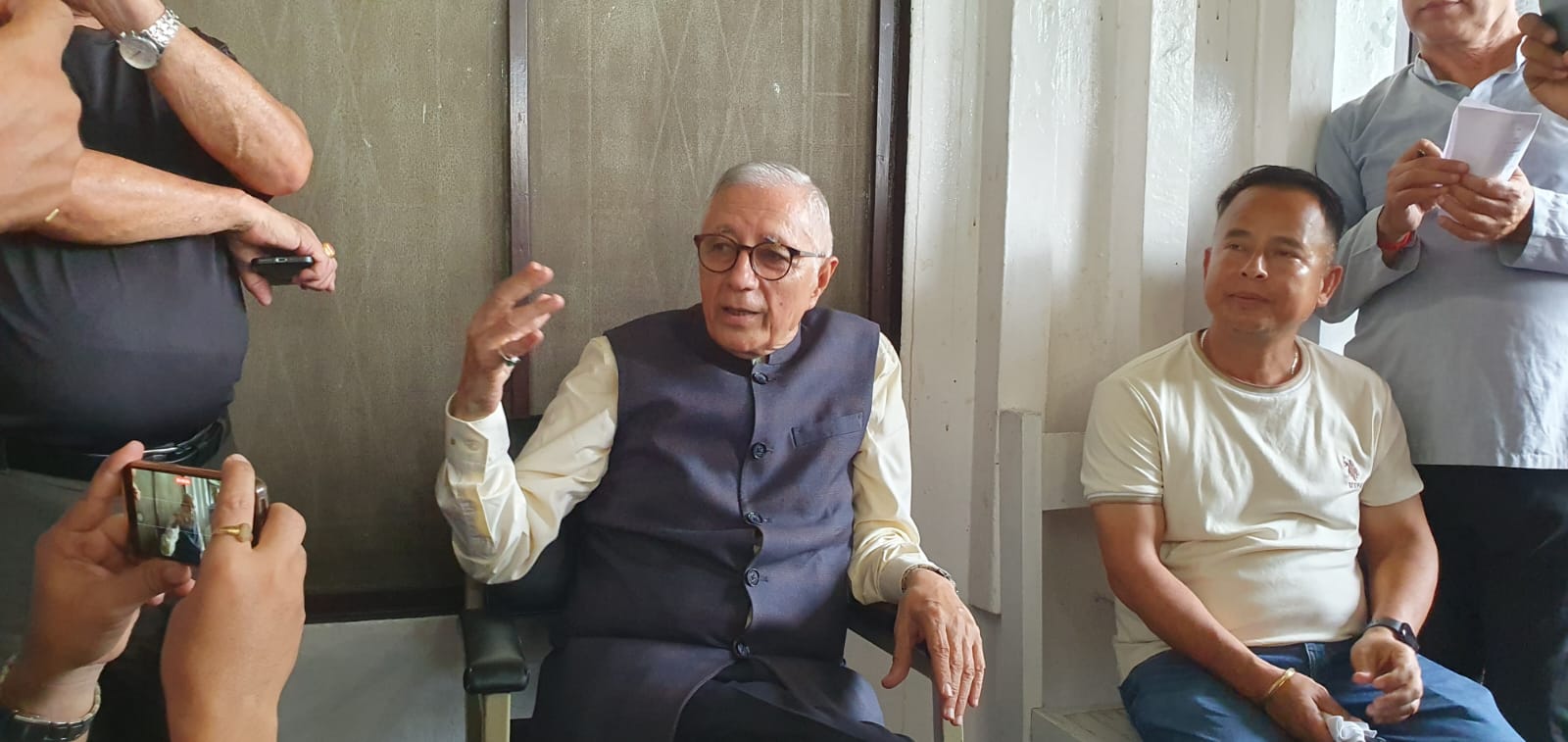कोइराला निवासबाट शेखर : देशको निकास चुनावमै छ