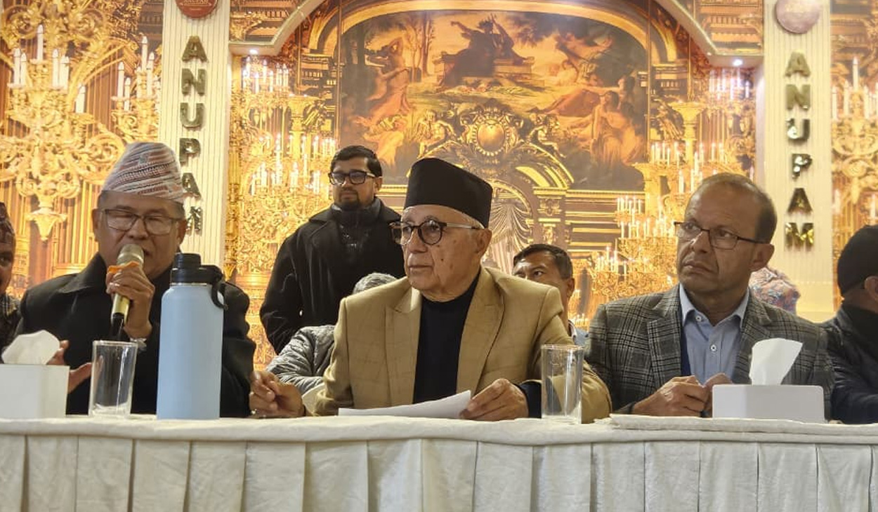 पार्टीलाई अतिवादले गाँजेको छ, म सत्यको बाटोमा छु : डा. शेखर कोइराला