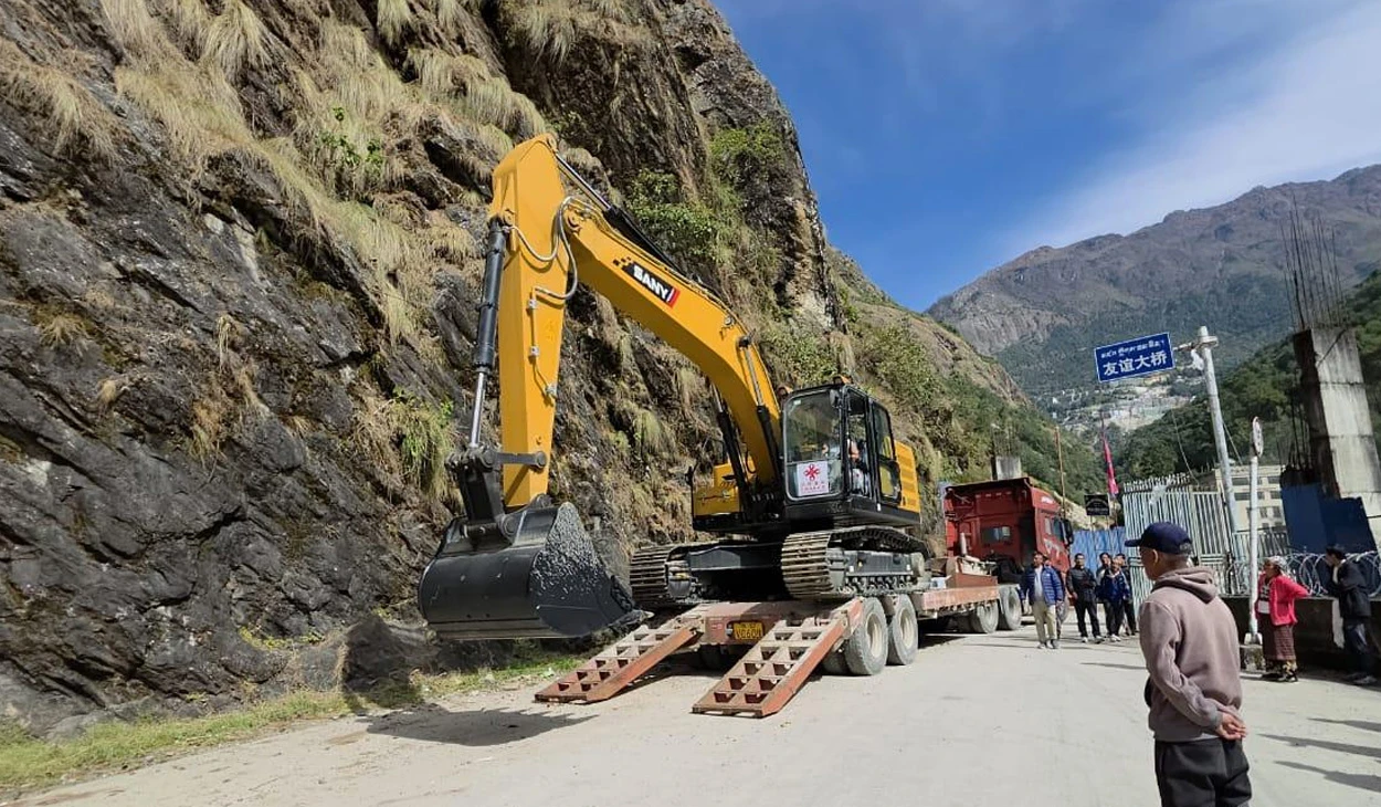 भौतिक पूर्वाधार निर्माणका लागि चीनद्वारा उपकरण प्रदान