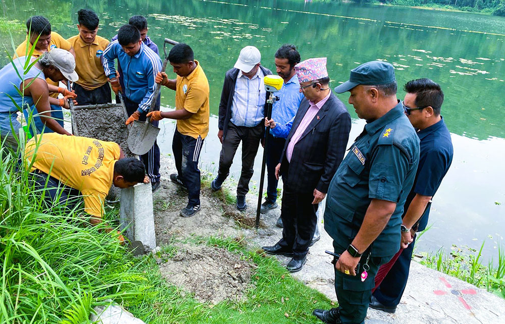 फेवा तालको सीमामा गाडियो ८७ सीमा स्तम्भ