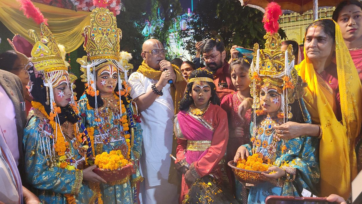 सप्ताहव्यापी विवाहपञ्चमी महोत्सव अन्तर्गतको दोस्रो दिन फूलवारी लीला सम्पन्न