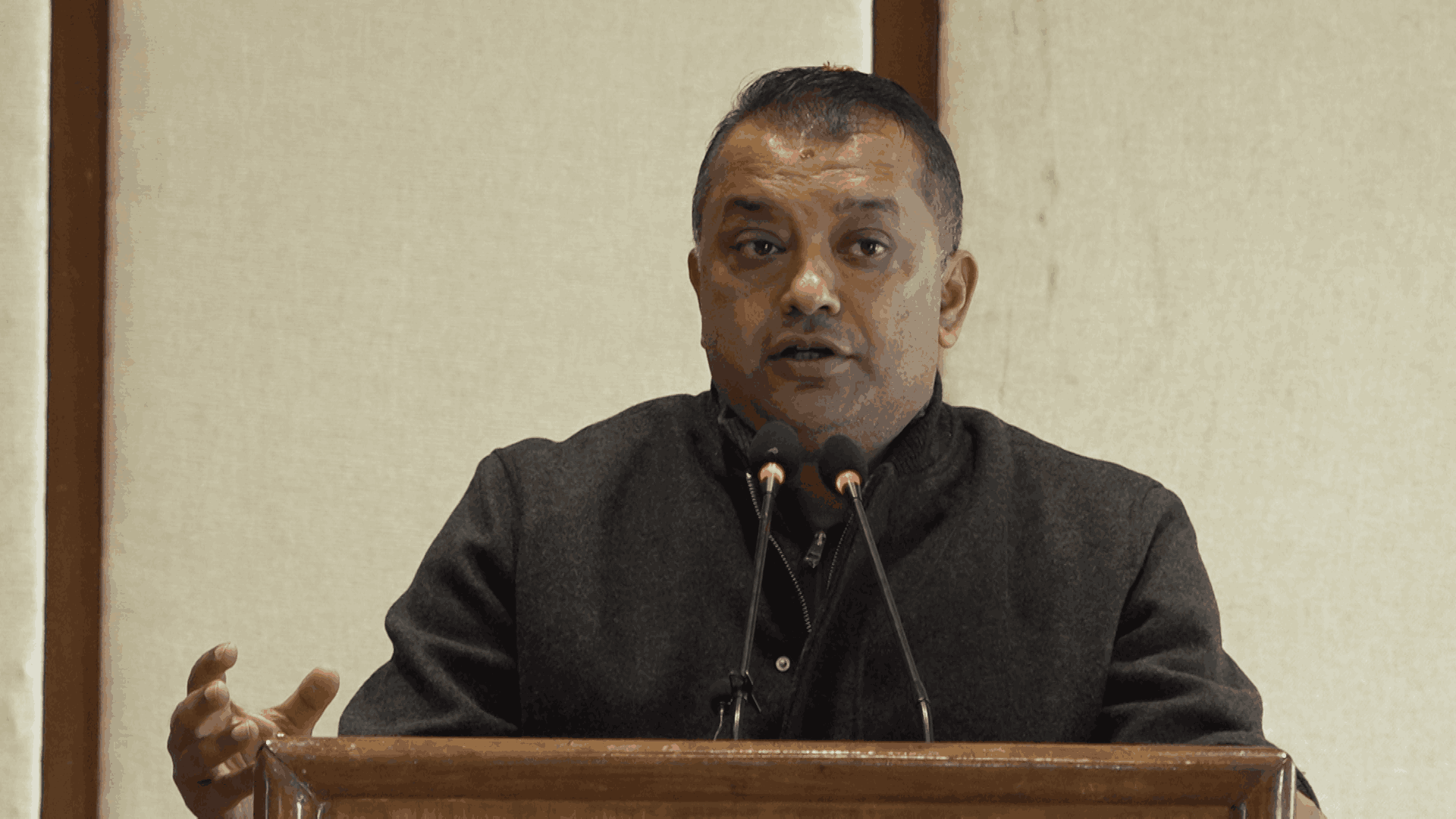 सरकारी सेवाको सास्ती हटाउन प्रशासनिक संरचना चुस्त र नतिजामुखी हुनुपर्छ : सभापति थापा