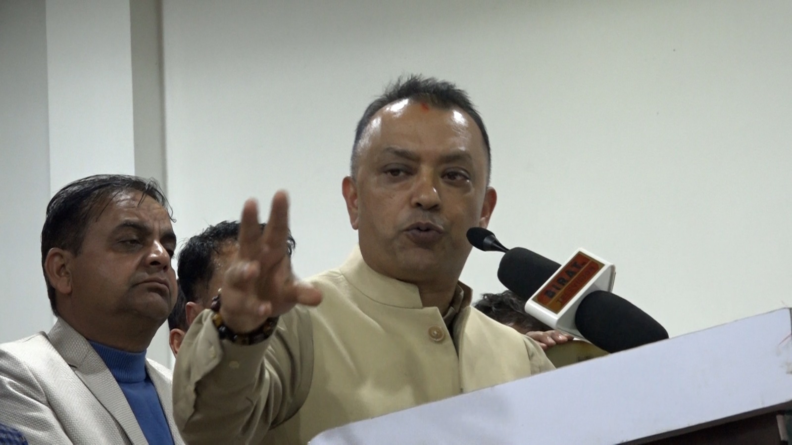 विराटनगर आएर गगनले भने,'अख्तियार, अदालतलाई सुधार्छाैं'