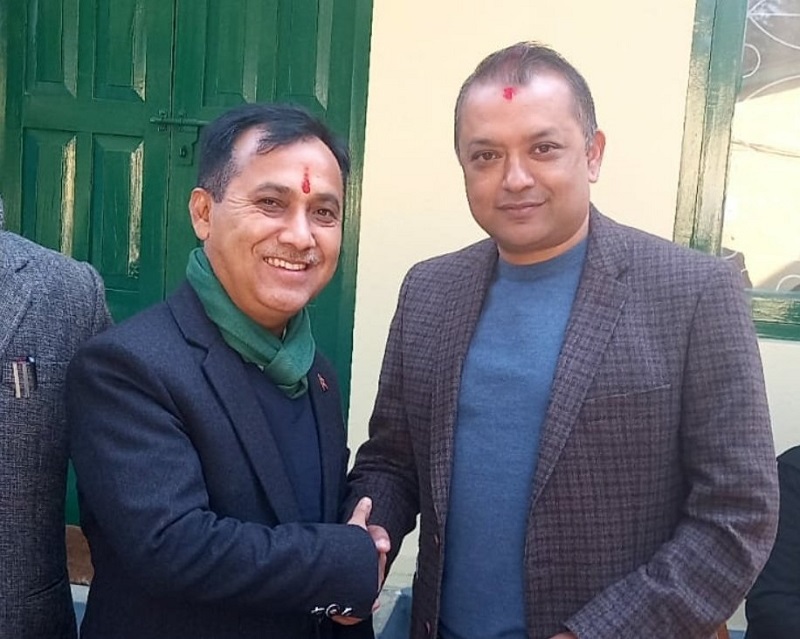 आज विशेष महाधिवेशनको घोषणा गर्ने तयारीमा गगन-विश्व