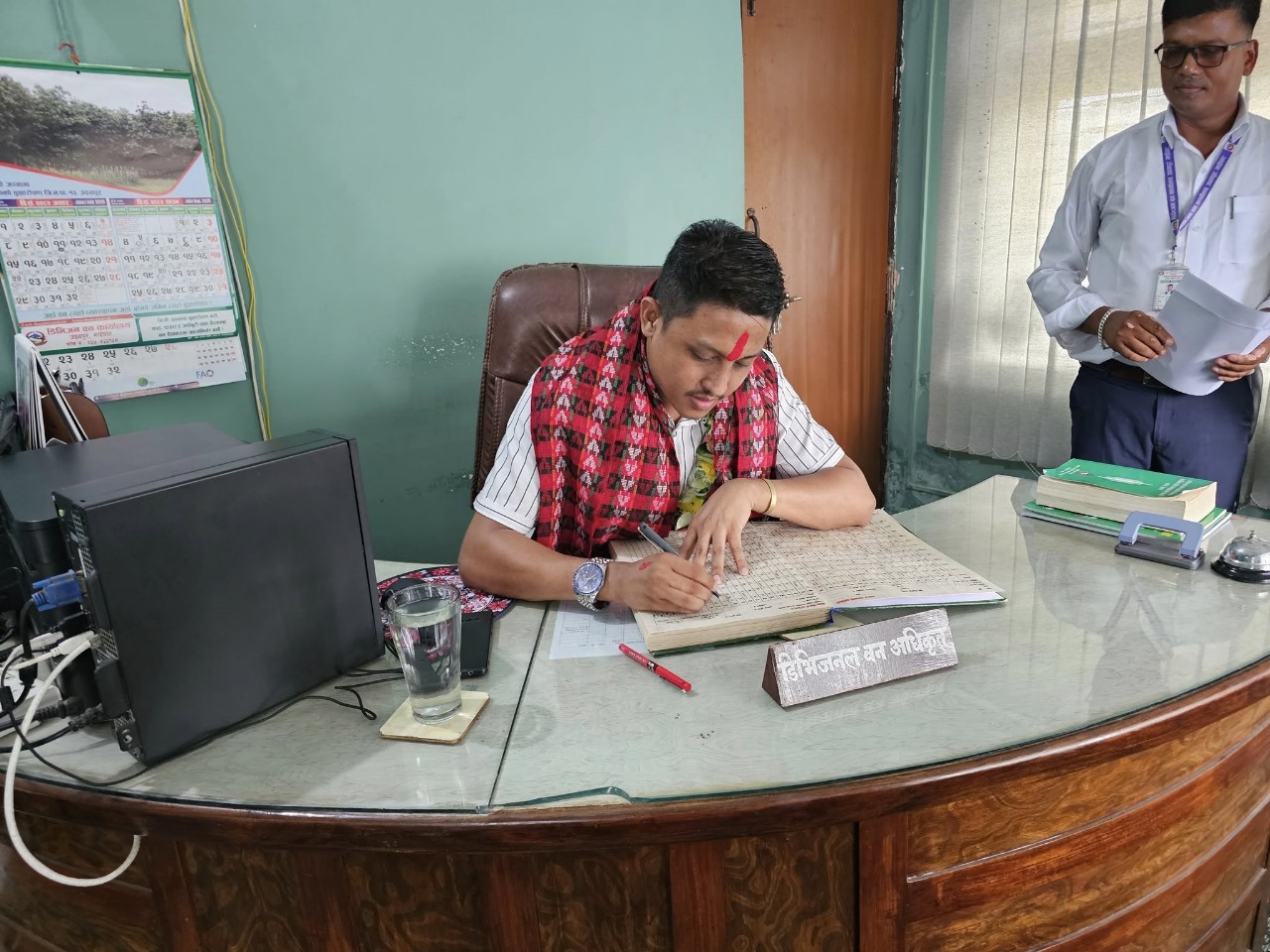 गजेन्द्र बने नेपालकै कान्छा 'डीएफओ'