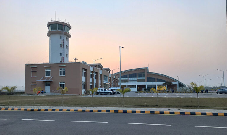 भैरहवा अन्तरराष्ट्रिय विमानस्थल नजिकै हुँदा पनि किन भारततिर मोडिन्छन् विमान ?