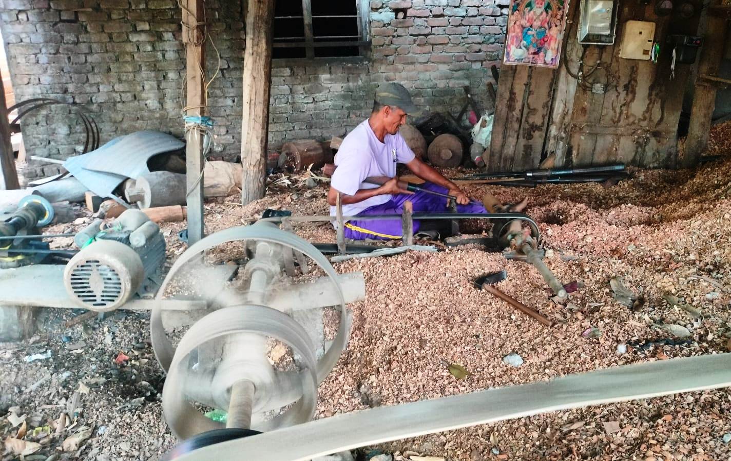 पुर्ख्यौली सीप बोकेका गङ्गाराम भन्छन्ः‘आत्मनिर्भर हुनका लागि मेसिन अनुदानमा पाउनुपर्‍यो’