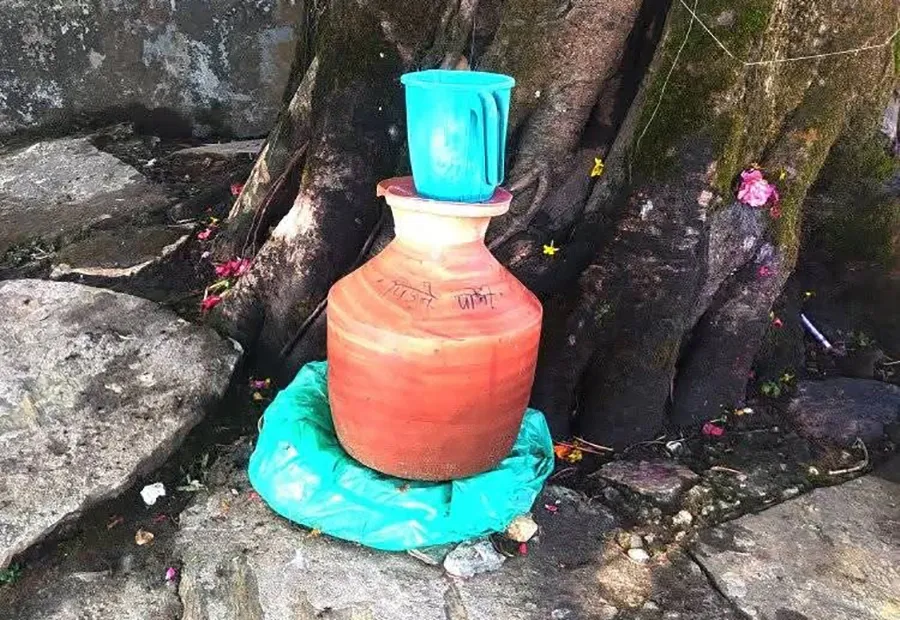 हराउँदै चौतारा र घैँटोमा पानी राख्ने चलन