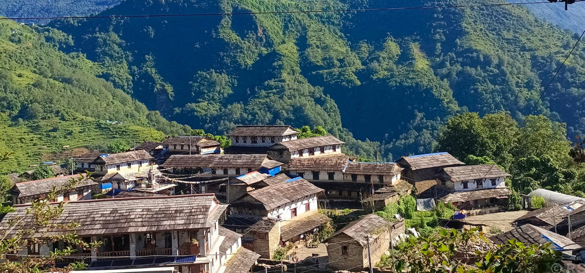 पर्यटक लोभ्याइरहने घान्द्रुक, गुरुङ समुदायको जीवन्त सङ्ग्रहालय